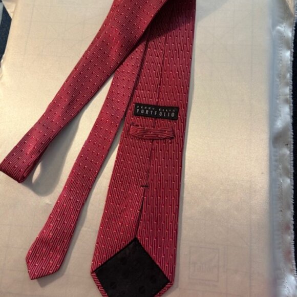 Perry Ellis tie - Picture 2 of 2